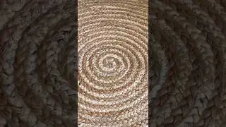 Hand-Braided Off-White & Natural Jute Round Rug  Custom Size Indian Handmade Area Rug for Home D&eacute;cor