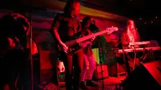 Holy Wave - Magic Landing. Live at The Shacklewell Arms 18.3.2016