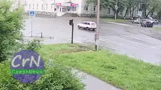 https://crashnews.org | В Глазове женщина за рулем Митсубиси сбила велосипедиста