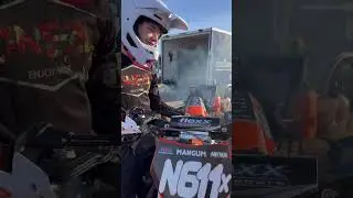 Not kind to smoke in front of the kids #2stroke #desertracing #ktm @tannermangum_611