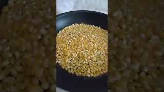 making delicious popcorn for snacks #miracletv #lovecooking #shortvideo #popcorntime