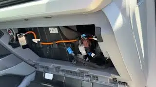 How to change the cabin air filter on a 2024 Ford F250