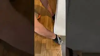 Parkett / Laminat / Parkett um Heizungsrohren pr&auml;ziese verlegen / Boden Parkett am Wand verlegen
