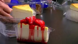 Build your custom dessert at Mak+Cheesecakes