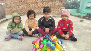 गरीब बच्चों को ढेर सारे खिलौने gift 🎁🧧 में दिए ll बच्चों को खिलौनो का surprize  दिया @yogeshtoys