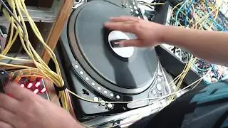 Syntablism 8: Emblematic Systems Catalyst Flow Eurorack crossfader module, short demo.