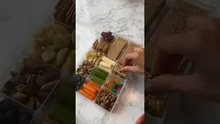 Pack snack for my kids for a picnic. I tried to do asmr but I fail lol#short #picnic#snackbox#asmr