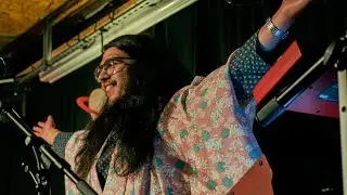 'Don't Look in the Mirror' - Flat Moon (Live at Hyde Park Book Club)