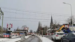 Spoorwegovergang Wolvega // Dutch Railroad Crossing