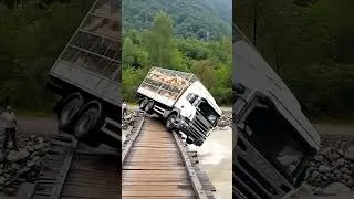 🐱🚛🌊Bridge Collapses: Truck Full of Cats Falls Into River  #CatTruck #DisasterVideo #ViralShorts