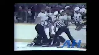 NHL Sep. 25, 1980 Lee Fogolin Jr.,EDM v Brent Ashton,VCR (HL) Edmonton Oilers Vancouver Canucks