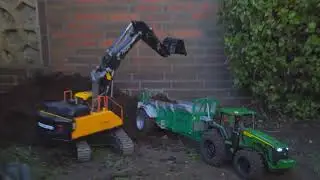 LOADING the REAL Rc Manure spreader - Slowmo #rcfarming
