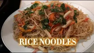 Trafic light Fried Rice noodles with fish cake #cooking #food