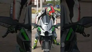 2025 ZX-10R 🔥 Rider in Full Racing Suit | First Look OMG#zx10r#kawasaki#superbike