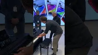 Pianist Plays iPhone Ringtone for Tim Cook