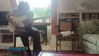 Live looping with randomly detuned electric guitar, August 2025
