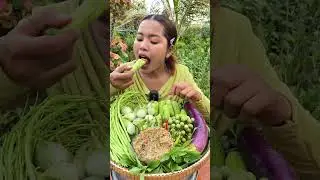 Eating raw vegetables with fish paste sauce #food #siscookingtv #asainfood #mukbang