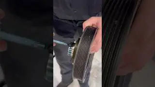 Diagnosing a leaking crankshaft seal on 2004 Land Rover Discovery 4.6L V8 #carrepair #machineshop