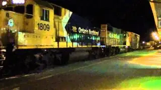 [HD] POLAR BEAR! ON 1809 at Cochrane (15Aug2012)