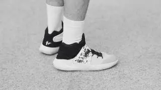 THE SHOES OF BIK&Aacute;S PARK