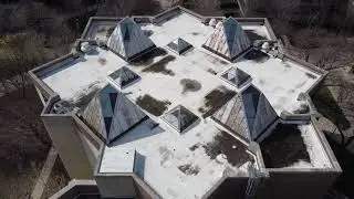 UIC Skylights - School of Architecture - Chicago - Drone - Day - 4k