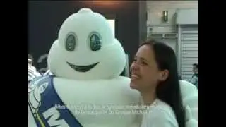 Costume gonflable Michelin par Air et Volume