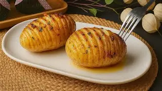 Next-Level Potatoes: Garlic & Cheese Hasselback Style!