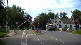 Spoorwegovergang Kropswolde // Dutch railroad crossing