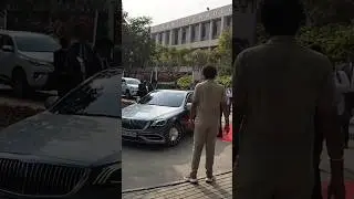 Mukesh Ambani Attend a Convocation Ceremony At a University in Gujarat Throwback #shorts #short