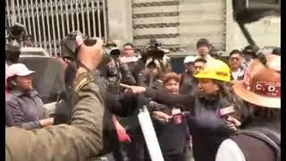 Tensión en La Paz por enfrentamientos entre ciudadanos y mineros