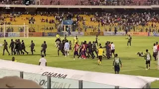 Police Intervene As Hearts of Oak Players Confront Referee After Kotoko Defeat