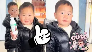 Let the children help get water to drink, they are so cute.#cutebaby #funny #twins #twins life