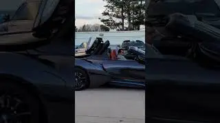 BMW i8 Roadster: Putting The Top Up