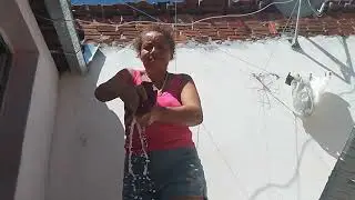 Eu💃 colocando as roupas 👚🧥🥼👖 no varal ⛩️ meus amores 💕