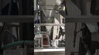 Ligne de conditionnement pour cornichons/ Packaging line for pickles