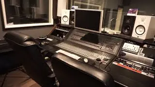Mini Vlog #2 (In The Studio)