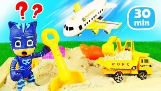 Construction d'un bac &agrave; sable avec les Pyjamasques et les v&eacute;hicules d'assistance. Jeux pour enfant.