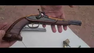 Armas antigas Garruchas Garrunchas Garrucha pederneira Lefaucheux-piper, Mosquete arma de percuss&atilde;o.