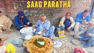OLD MAN SELLING SAAG PARATHA ON FOOTPATH | SAAG PARATHA NASHTA STREET FOOD