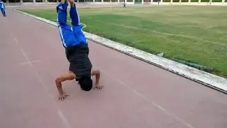 frogstand from hands tutorial تعلم الوقف علي اليدين من وقفة الضفدع مع النسر
