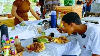 COMIDA NORDESTINA NA FEIRA DE RUA EM RIACHO DAS ALMAS PERNAMBUCO