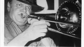 Big Bill Bissonnette, Easy Riders Jazz Band - It's Tite Like That.wmv