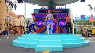 Universal Studios Singapore「Mel's Mixtape」(13.10.2025, 10:35)