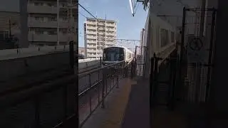 鴫野駅に入線する221系NC622