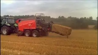 Kuhn LSB 890 & Deutz Fahr M410 baling straw