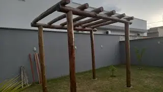 Fazendo pergolado de eucalipto