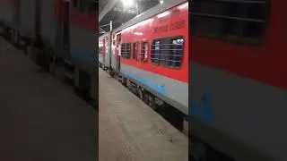 Ashram express special 02916 entering Jaipur Junction #shorts