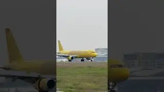 Vietravel Airlines Airbus A321 landing at Tan Son Nhat ✈️✈️✈️