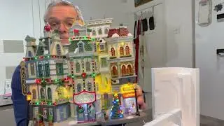 Lemax Holly Jolly Hotel facade unboxing