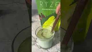 🍵 Матча-латте с добавлением ржаных грибов матча, ингредиенты для энергии и концентрации! #шорты